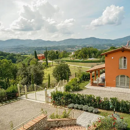 Dog-friendly Barn With Views In ريغلو